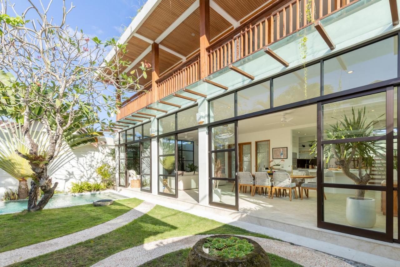 Villa Lumut 3 Bedrooms Central Seminyak المظهر الخارجي الصورة