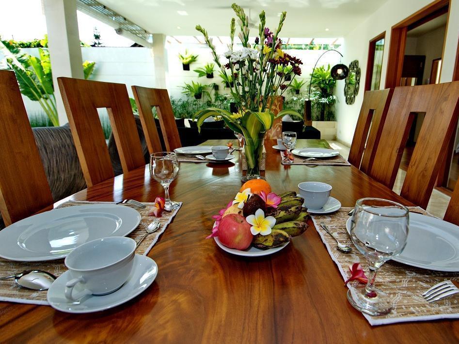 Villa Lumut 3 Bedrooms Central Seminyak المظهر الخارجي الصورة